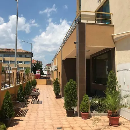 Апартамент Golden Sun Поморие